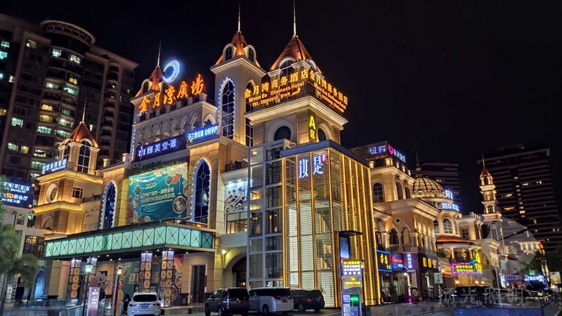 金月灣廣場(chǎng)夜景實(shí)拍圖
